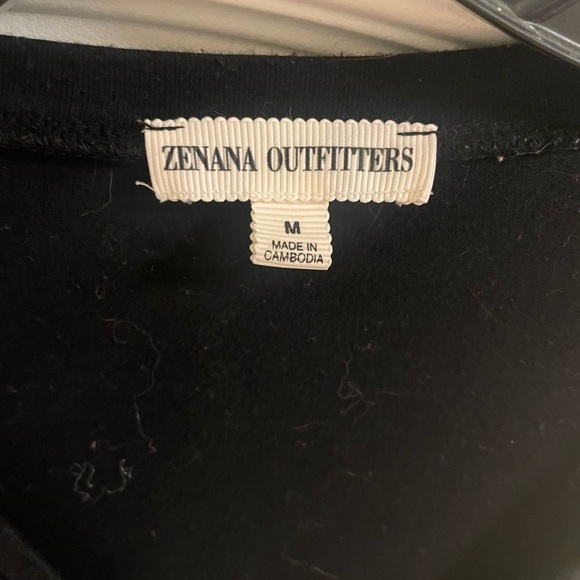 EUC Zenana Outfitters “nasty woman” captioned medium size black tee - Picture 2 of 4